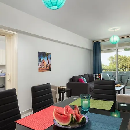 דירה Mackenzie Sea View לרנקה
