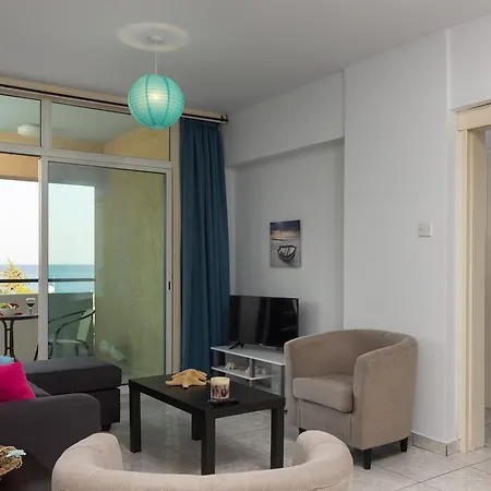 Mackenzie Sea View *